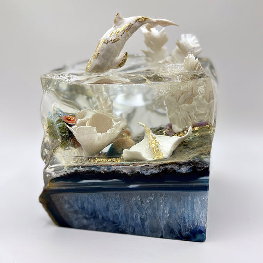 Crystal Seas: Submerged Curiosity